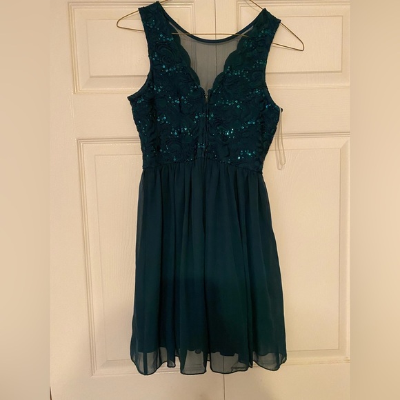 -NWT Speechless Sequin Green Emerald dress Size 5 - Picture 4 of 11